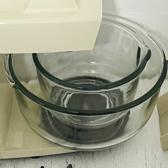 Vintage Oster Regency Kitchen Center  12 Speed w/ Attachments - Tested - Read - Picture 5 of 16